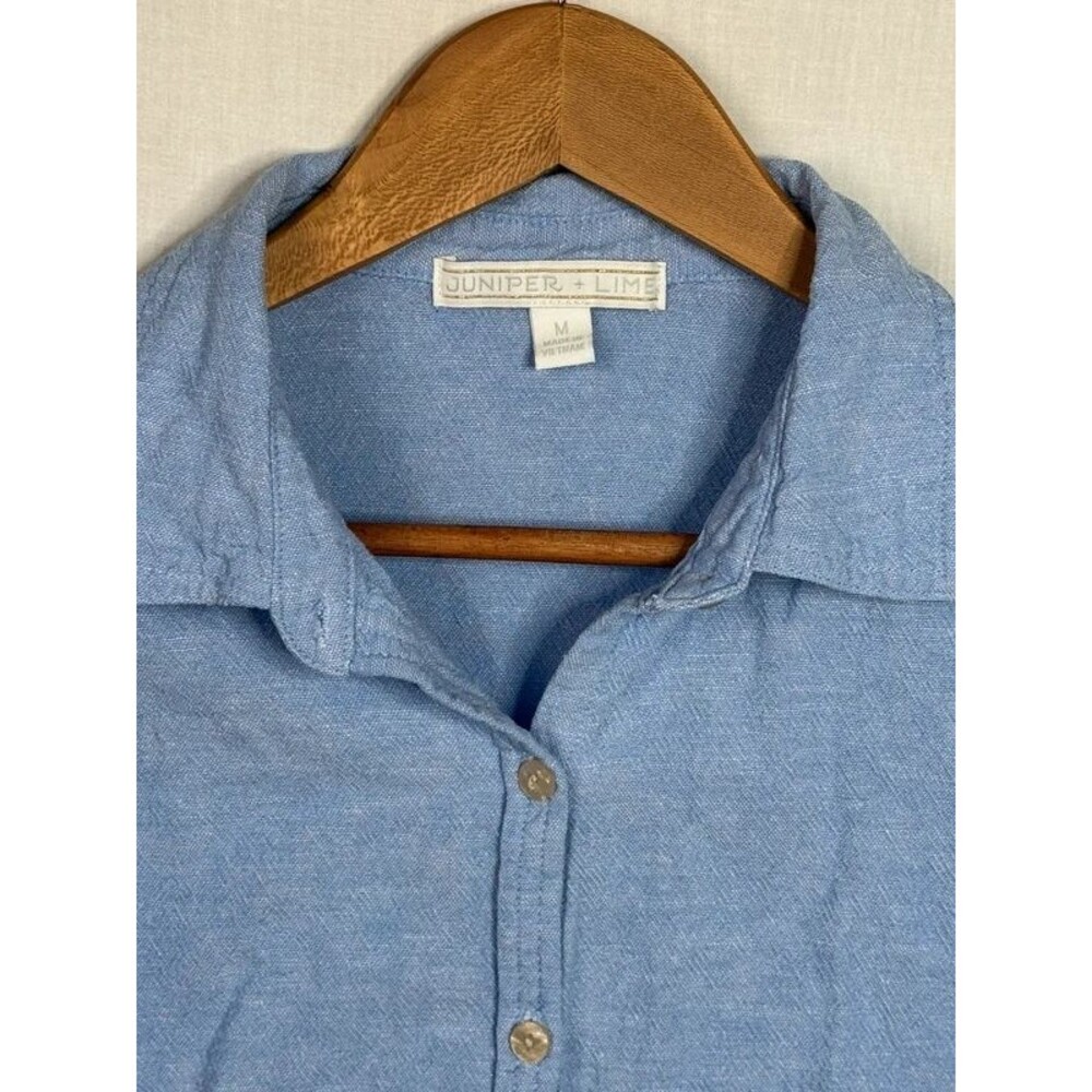 Medium linen light blue button-up shirt, Juniper + Lime - Picture 2 of 5
